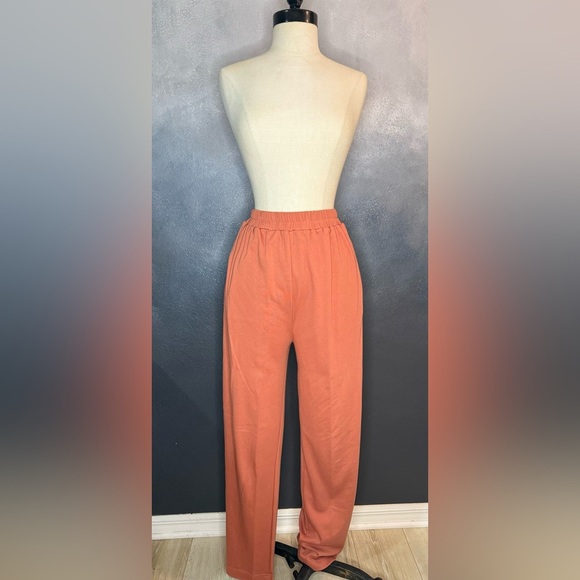 Vintage Lacy Afternoon Lounge Set by Shell Kepler
✨ Ships Fast Smoke-Free Home ✨ - Picture 2 of 13